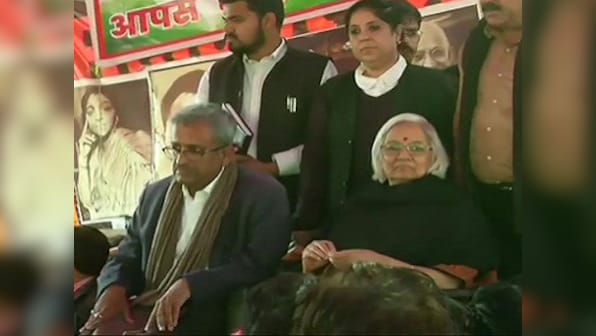 SC-appointed mediators reach Shaheen Bagh for second round of talks with protesters, insist on media leaving before discussion
