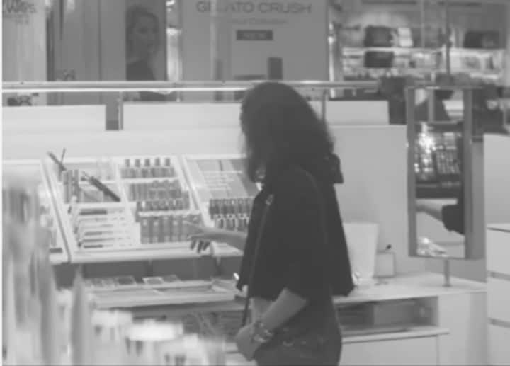Shoppers Stop beautifully shows how love and confidence stem from within