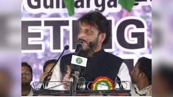 At anti-CAA rally in Karnataka's Kalaburagi, AIMIM leader Waris Pathan says 15 crore people 'can dominate 100 crore'