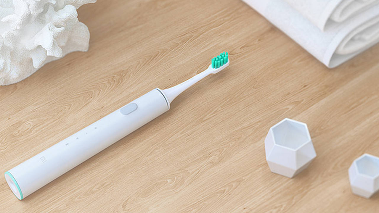 Xiaomi Mi Electric Toothbrush T300 with 25 days battery launched in India at Rs 1,299 Xiaomi Mi Electric Toothbrush T300 with 25 days battery launched in India at Rs 1,299