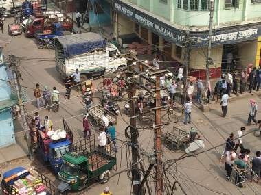 Coronavirus Outbreak: Assam ignores social distancing as districts open shops; residents crowd marketplaces to buy meat, fish and vegetables Coronavirus Outbreak: Assam ignores social distancing as districts open shops; residents crowd marketplaces to buy meat, fish and vegetables