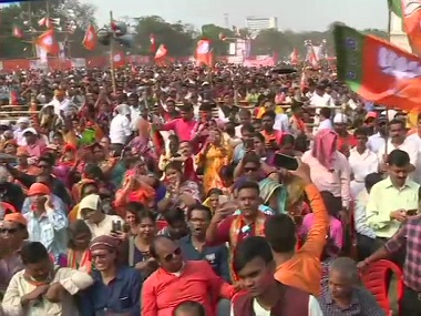 BJP faces criticism after group going to Amit Shah's rally in Kolkata raises 'goli maaron...' slogans; party blames TMC BJP faces criticism after group going to Amit Shah's rally in Kolkata raises 'goli maaron...' slogans; party blames TMC