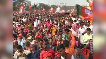 BJP faces criticism after group going to Amit Shah's rally in Kolkata raises 'goli maaron...' slogans; party blames TMC