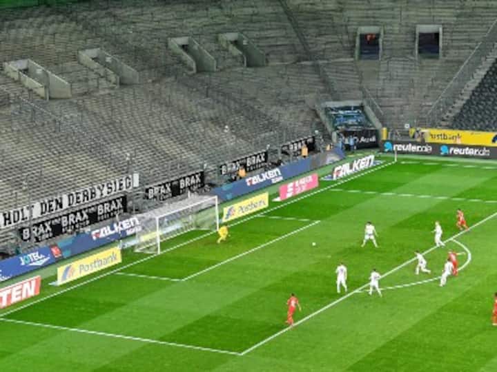 Germany leads way on voluntary salary cuts as football clubs struggle amid coronavirus pandemic Germany leads way on voluntary salary cuts as football clubs struggle amid coronavirus pandemic