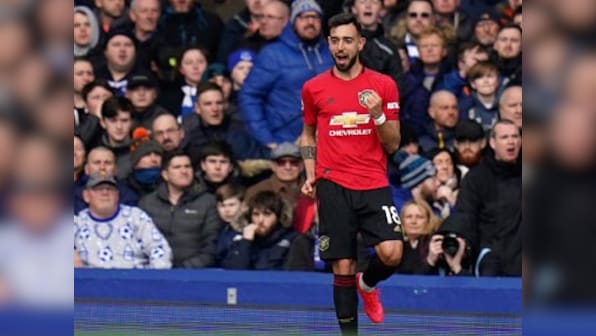 Premier League: Everton, Manchester United draw in thrilling contest; wily Wolves fight back to beat Tottenham