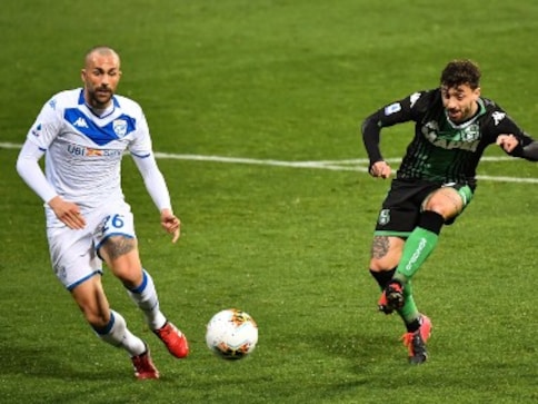 Serie A: Sassuolo striker comforts fans as Italian league is suspended due to coronavirus outbreak Serie A: Sassuolo striker comforts fans as Italian league is suspended due to coronavirus outbreak