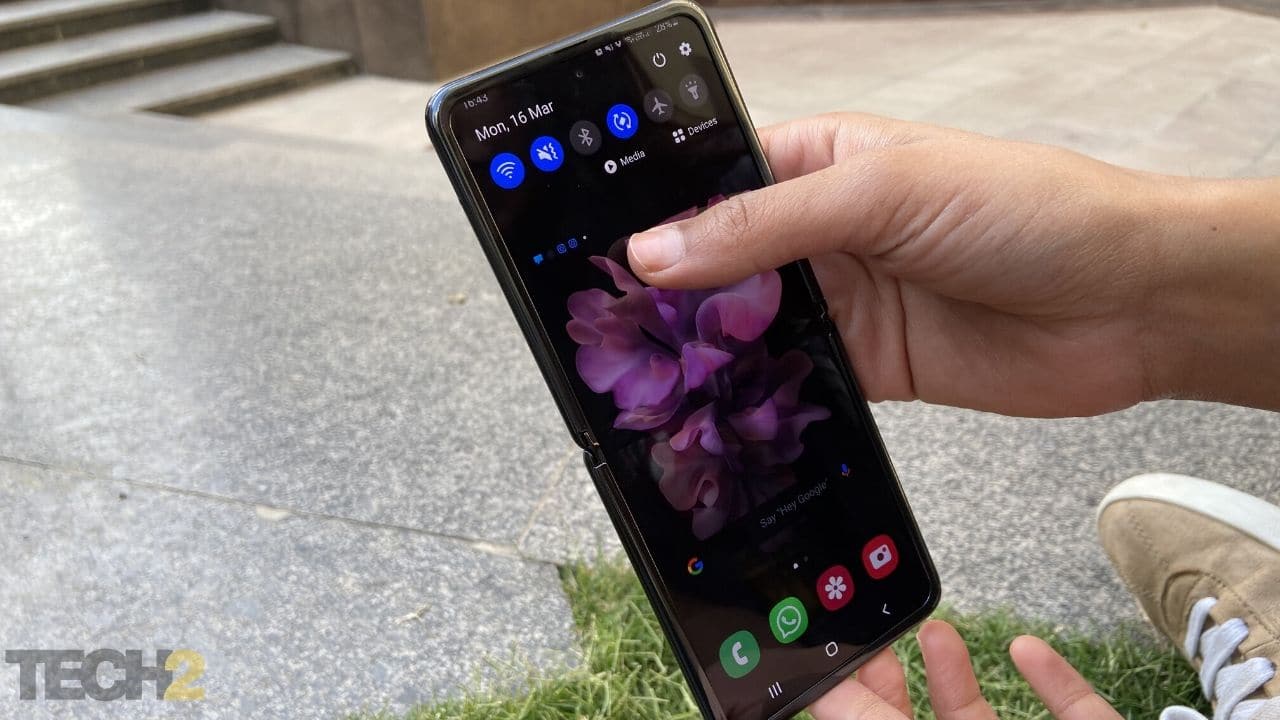 Samsung Galaxy Z Flip isn't very easy to use with just one hand, especially accessing pull down notifications and shortcuts from the top. Image: tech2/Nandini Yadav