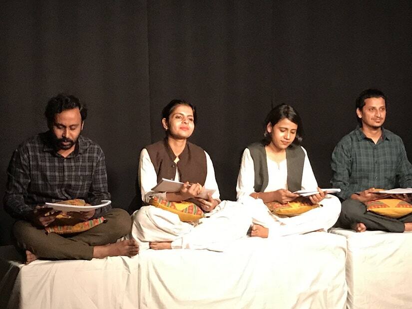 Ipshita Chakraborty Singh and Company reading Mita Ki Kahani