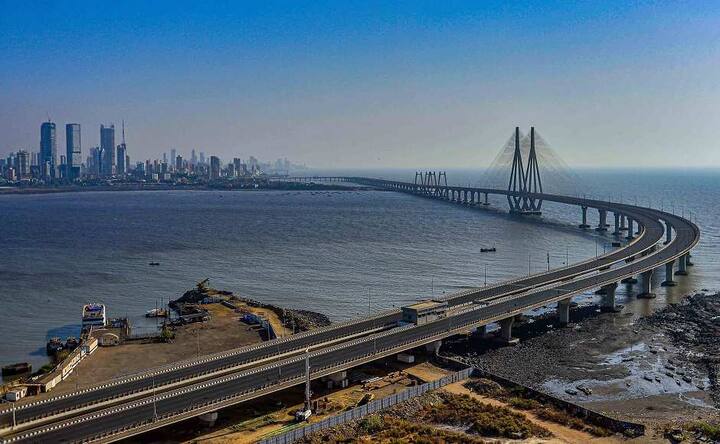 Mumbaikars remain off the streets for Janata curfew, applaud health care workers fighting against coronavirus outbreak