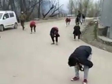 Coronavirus Outbreak: Doctors, power workers beaten up as J&K Police enforces lockdown; crowds broke curfew, say cops Coronavirus Outbreak: Doctors, power workers beaten up as J&K Police enforces lockdown; crowds broke curfew, say cops