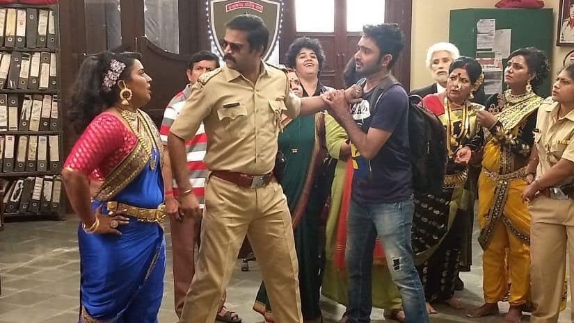 Artists on the sets of Aika to the Baika. Image courtesy Bhushan Korgaonkar