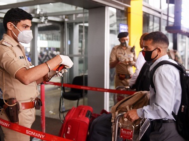 Coronavirus impact: Several US airlines ask passengers, crew to get own face masks; make it mandatory condition to fly Coronavirus impact: Several US airlines ask passengers, crew to get own face masks; make it mandatory condition to fly