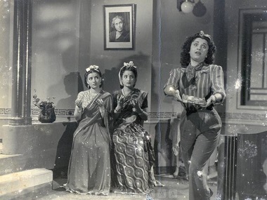 Sunehre Din to Mitrachi Goshta: Tracing forgotten histories of invisible queer women in the 20th century Sunehre Din to Mitrachi Goshta: Tracing forgotten histories of invisible queer women in the 20th century