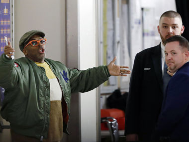 NBA: New York Knicks superfan Spike Lee won't watch games at Madison Square Garden this season after elevator quarrel NBA: New York Knicks superfan Spike Lee won't watch games at Madison Square Garden this season after elevator quarrel