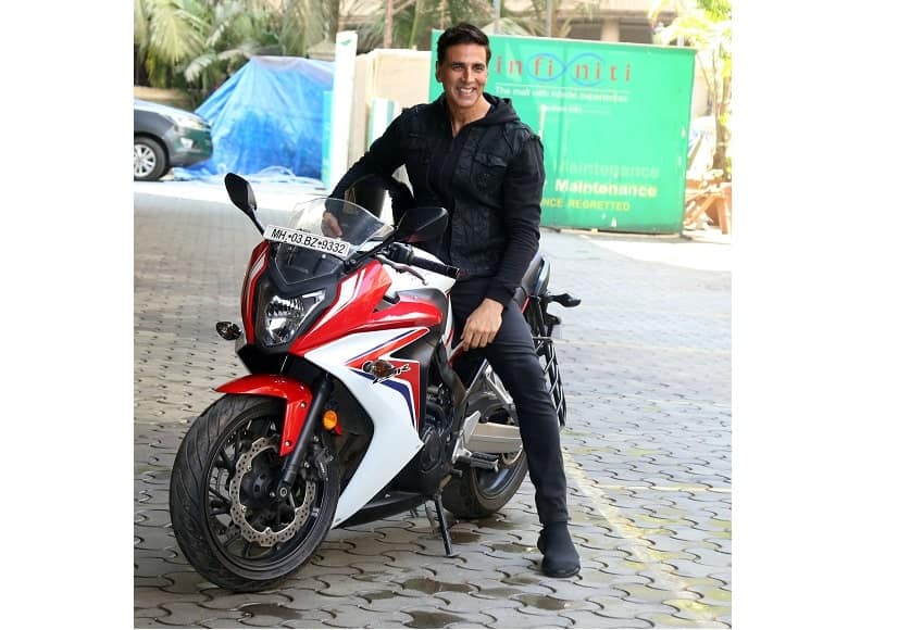 Akshay Kumar arrived at the trailer launch venue on a sports bike | Sachin Gokhale