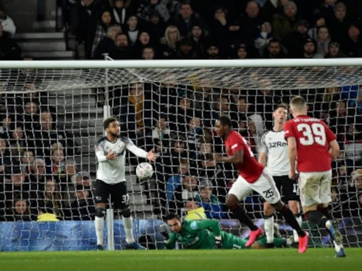 FA Cup: Manchester United ease past Wayne Rooney's Derby County to progress into quarter-finals