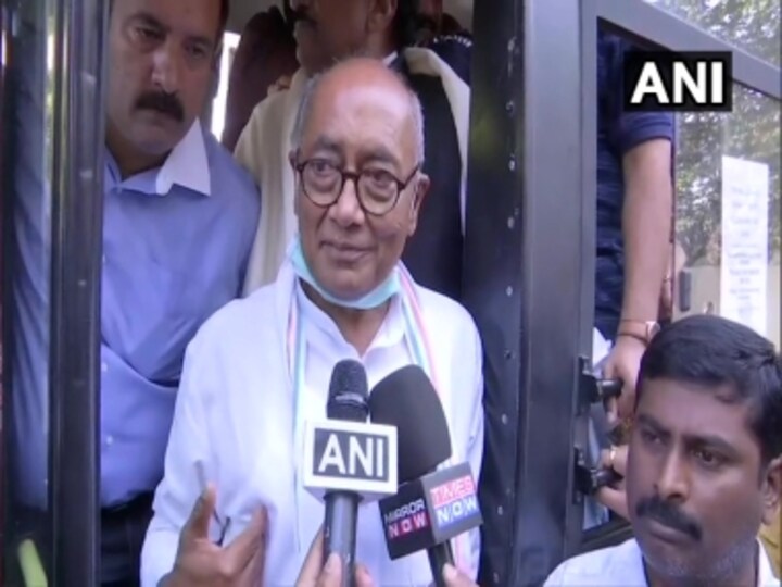 Madhya Pradesh political crisis: Cops detain Digvijaya Singh for trying to meet rebel Congress MLAs in Bengaluru