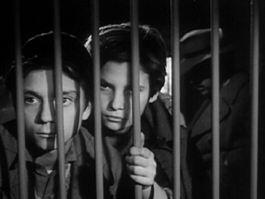 Vittorio De Sica’s Italian classic Shoeshine shows rare instance when children slip into adulthood too soon Vittorio De Sica’s Italian classic Shoeshine shows rare instance when children slip into adulthood too soon