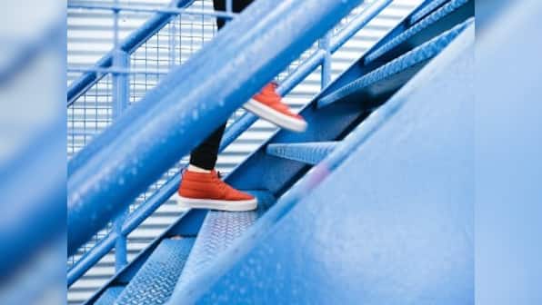 5 benefits you can reap from climbing stairs every day
