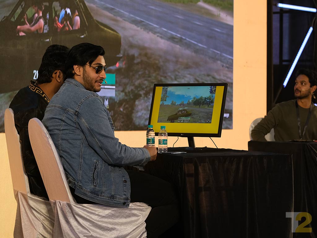 Ronnie Dasgupta aka RawKnee lending his casting skills to a game of PUBG Mobile at Tech2 Innovate.