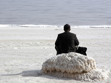 Amid Mohammad Rasoulof's Berlinale win for There Is No Evil, revisiting his 2009 tour de force, The White Meadows Amid Mohammad Rasoulof's Berlinale win for There Is No Evil, revisiting his 2009 tour de force, The White Meadows