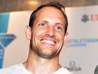 Pole vault star Renaud Lavillenie claims 'international home containment' title amid COVID-19 lockdown Pole vault star Renaud Lavillenie claims 'international home containment' title amid COVID-19 lockdown