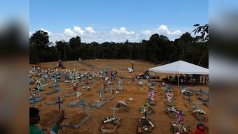 Amazonas city runs out of coffins, undertakers dig mass graves as coronavirus toll in Brazil climbs to 6,276; can’t work miracles, says Jair Bolsonaro