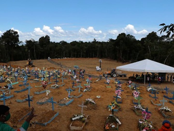 Amazonas city runs out of coffins, undertakers dig mass graves as coronavirus toll in Brazil climbs to 6,276; can’t work miracles, says Jair Bolsonaro
