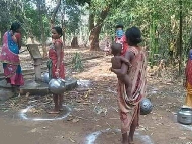 While Urban India struggles, tribals in Bastar follow strict self-isolation norms; villagers barricade roads to prevent spread of virus While Urban India struggles, tribals in Bastar follow strict self-isolation norms; villagers barricade roads to prevent spread of virus
