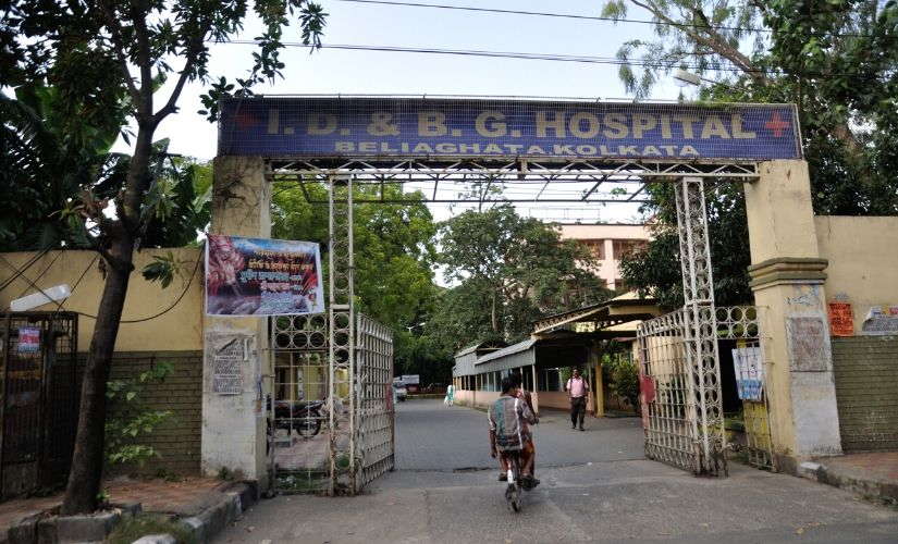 An image of the entrance to Beliaghata ID and BG Hospital before the lockdown. Via Wikimedia Commons.