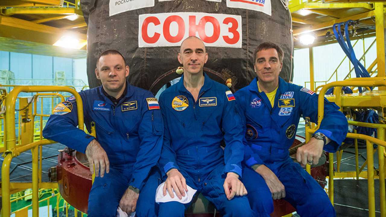 Astronaut Chriss Cassidy and Cosmonauts Anatoly Ivanishin and Ivan Vagner. image credit: NASA