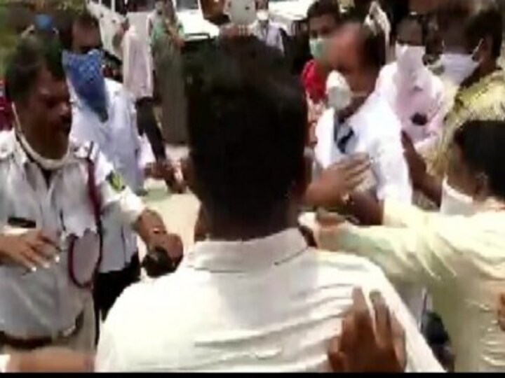 Fearing 'spread' of coronavirus, JD(S) MLC and his son obstruct testing for journalists in their locality; booked