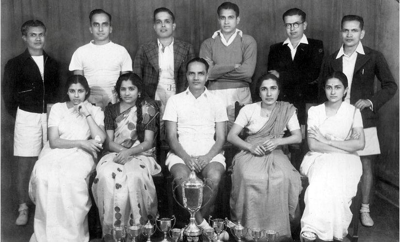Suman and Sunder Deodhar are seen on the extreme right in this picture.