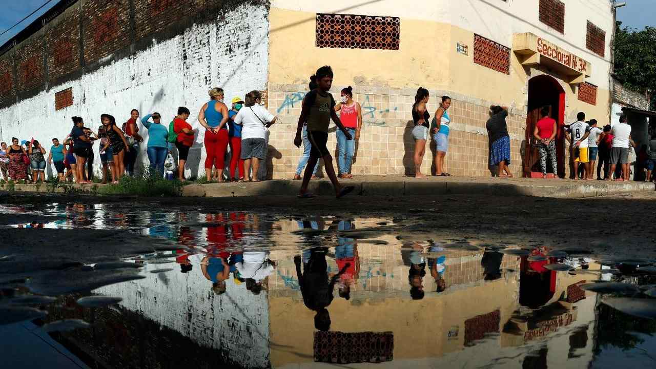 Anyone exposed to coronavirus, even those that do not exhibit any symptoms, can spread the disease Anyone exposed to coronavirus, even those that do not exhibit any symptoms, can spread the disease