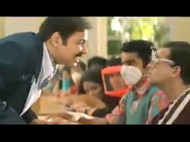 Mumbai Police urges citizens to wear masks by tweeting out Shah Rukh Khan's iconic scene from Main Hoon Na Mumbai Police urges citizens to wear masks by tweeting out Shah Rukh Khan's iconic scene from Main Hoon Na