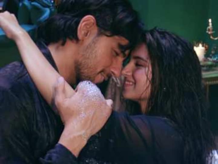 Tara Sutaria, Sidharth Malhotra team up for Masakali 2.0, Tanishk Bagchi's recreation of Sonam Kapoor song from Delhi-6