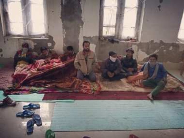 'Hunger will kill us before coronavirus does’: Migrant labourers in Kashmir say incomes have dried up and relief shelters are inadequate