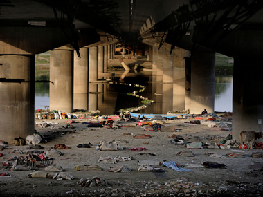 COVID-19 Lockdown: With low bargaining power, migrant workers in Telangana await relief; NGOs call KCR's disbursal plan flawed COVID-19 Lockdown: With low bargaining power, migrant workers in Telangana await relief; NGOs call KCR's disbursal plan flawed