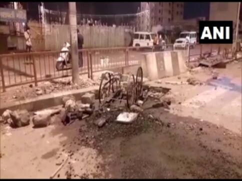 Coronavirus Outbreak: Migrant workers in Surat resort to violence fearing lockdown extension, demand return to home states Coronavirus Outbreak: Migrant workers in Surat resort to violence fearing lockdown extension, demand return to home states