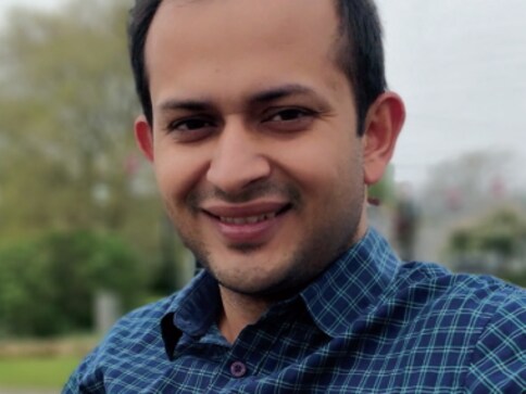 In The Machine is Learning, Tanuj Solanki navigates corporate India and the ripple effects of techno-capitalist advancements In The Machine is Learning, Tanuj Solanki navigates corporate India and the ripple effects of techno-capitalist advancements