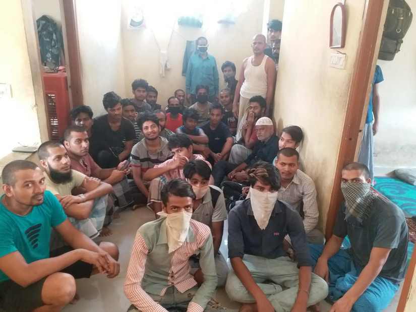In some places in Hyderabad, up to 20 migrant labourers share one room. Image procured by author