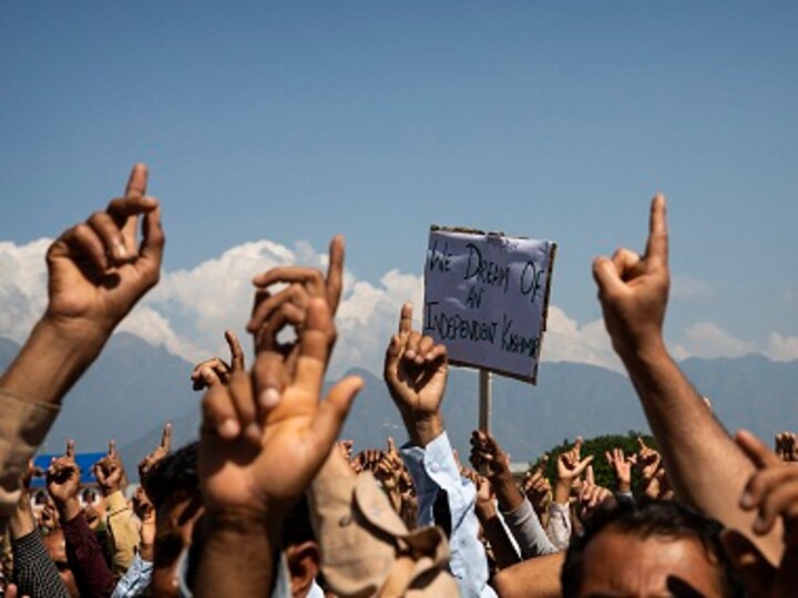 Reportage of sparse policing in Alaska villages wins Pulitzer Prize; coverage of Kashmir clampdown, Hong Kong protests gets photography awards
