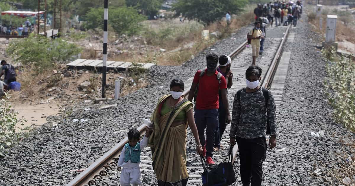 Migrant workers pay Rs 1,500-4,500 to return from Mumbai to home states ...