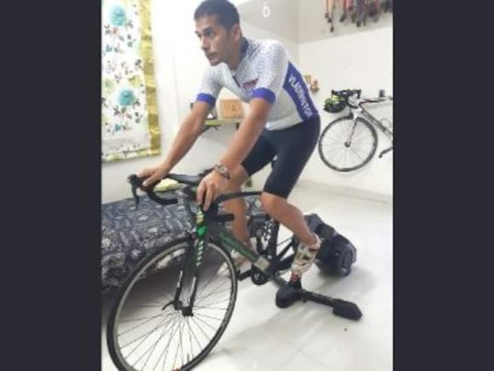 Cyclist Amit Samarth cycles indoors to raise Rs 2 lakhs for Maharashtra Police on frontline of COVID-19 crisis