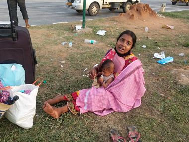 As Bengaluru landlords demand rent despite govt order, highway is only option for city’s locked-out migrant community As Bengaluru landlords demand rent despite govt order, highway is only option for city’s locked-out migrant community