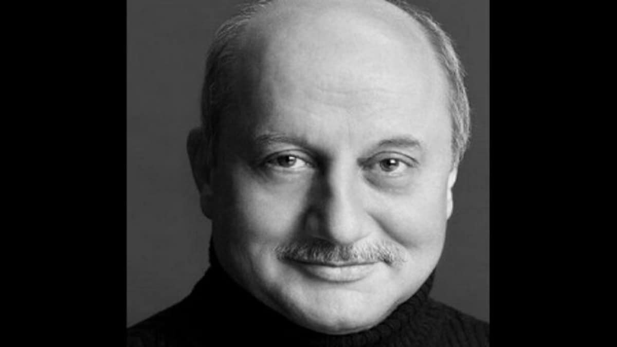 Anupam Kher announces digital launch of his autobiographical play; Kuch Bhi Ho Sakta Hai will go online on 7 June