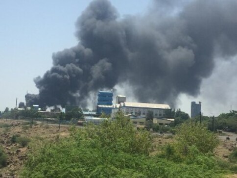 Major fire breaks out at chemical factory in Pune's Kurkumbh MIDC area; five fire tenders rushed to spot, no casualties so far Major fire breaks out at chemical factory in Pune's Kurkumbh MIDC area; five fire tenders rushed to spot, no casualties so far