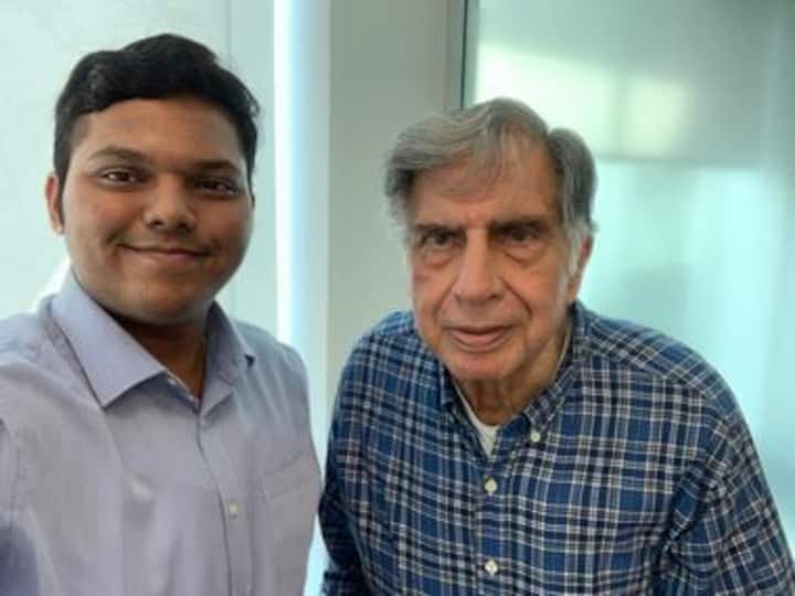 Ratan Tata invests in 18 year-old Arjun Deshpande's pharma startup; aims to bring affordable medicines to masses Ratan Tata invests in 18 year-old Arjun Deshpande's pharma startup; aims to bring affordable medicines to masses