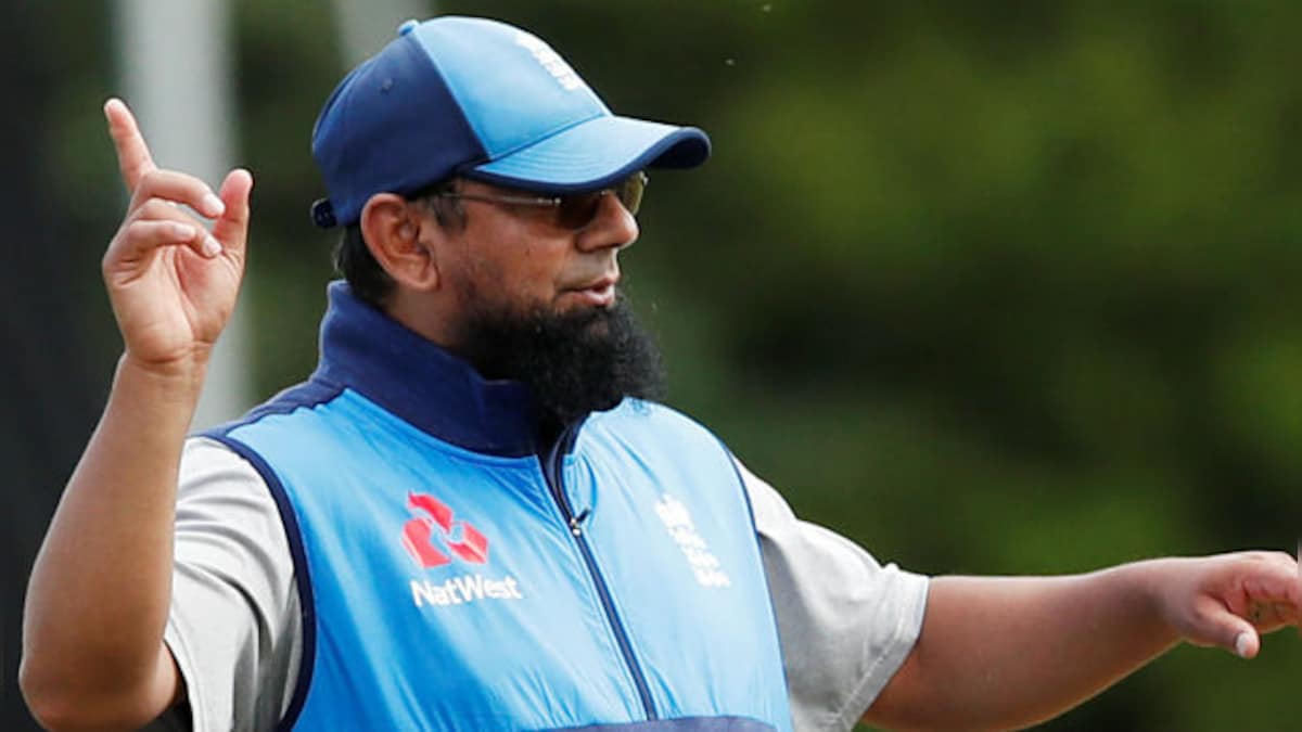 Saqlain Mushtaq conveys to PCB he can't take up head coach job full-time