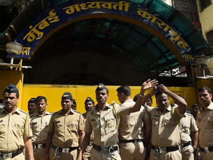 As COVID-19 spreads to Mumbai's Arthur Road jail, Jamiat Ulema-e-Hind says it will approach SC seeking bail to eligible inmates across India